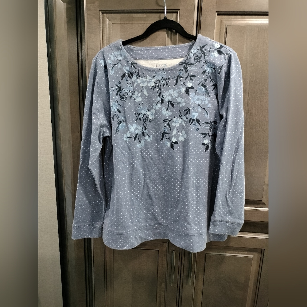 Free With Purchase/Croft and barrow sweatshirt